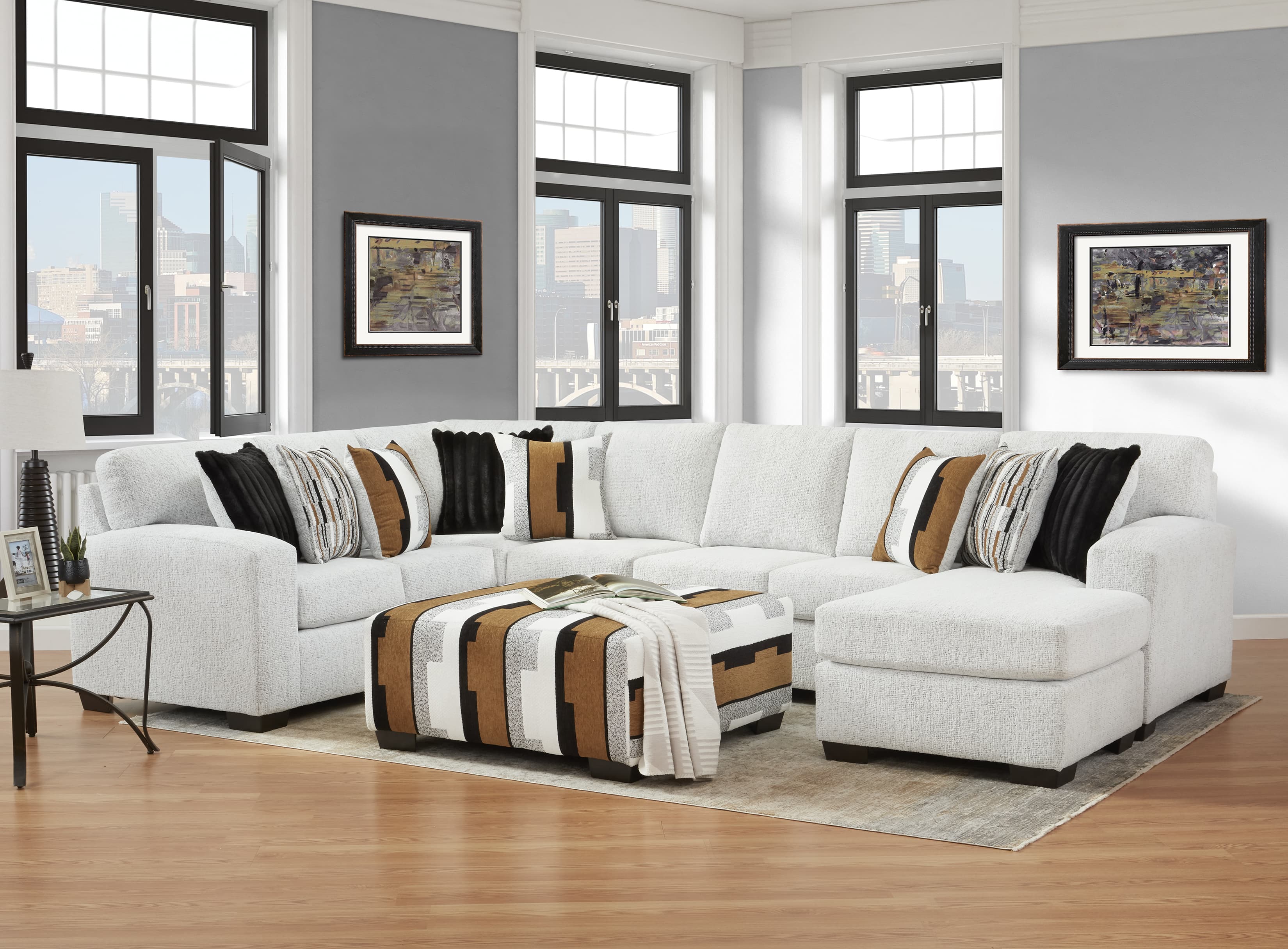 U185 Accent Ottoman