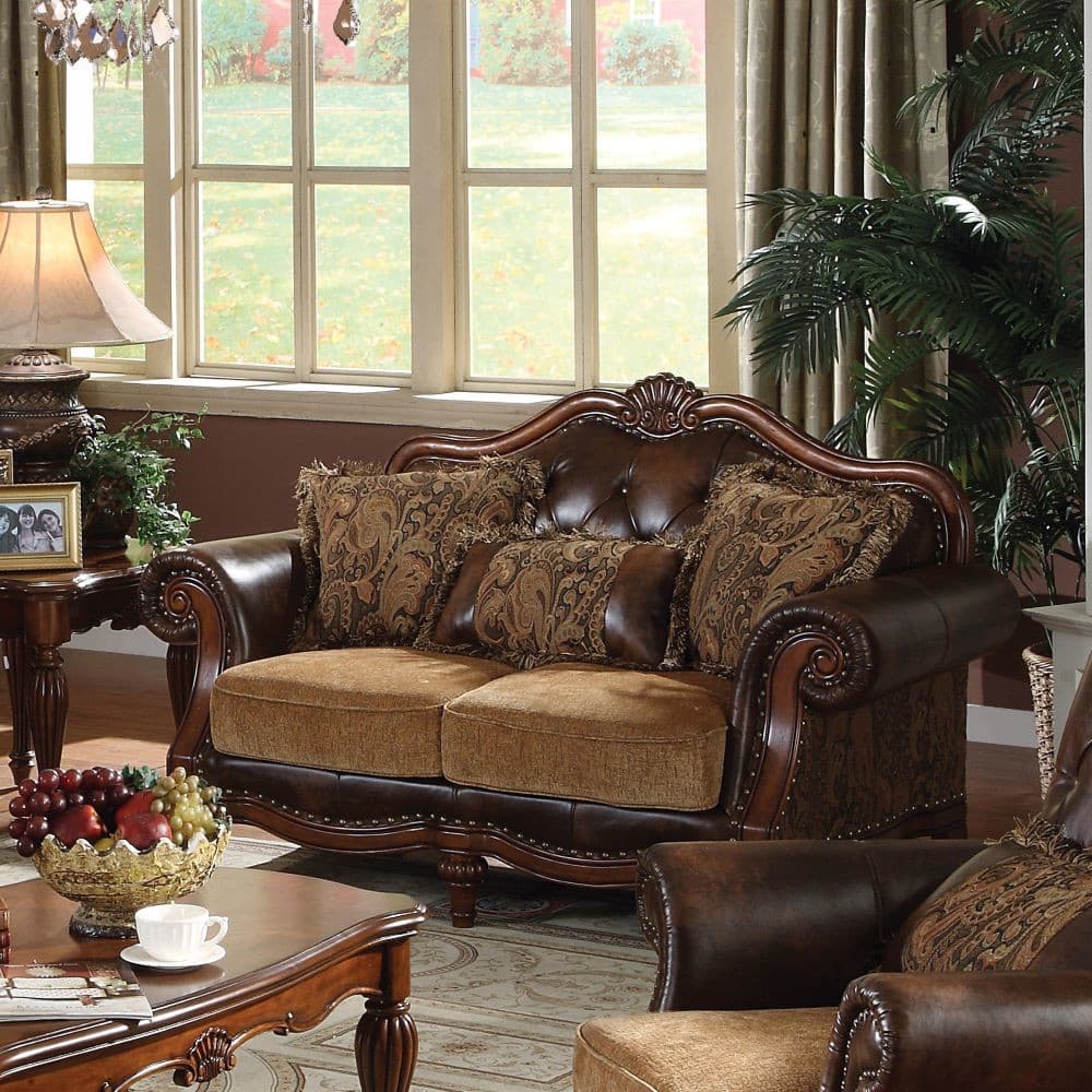 Loveseat W/3 Pillows