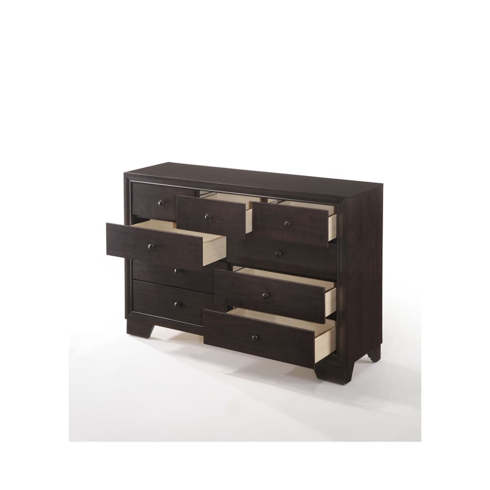 Dresser 4