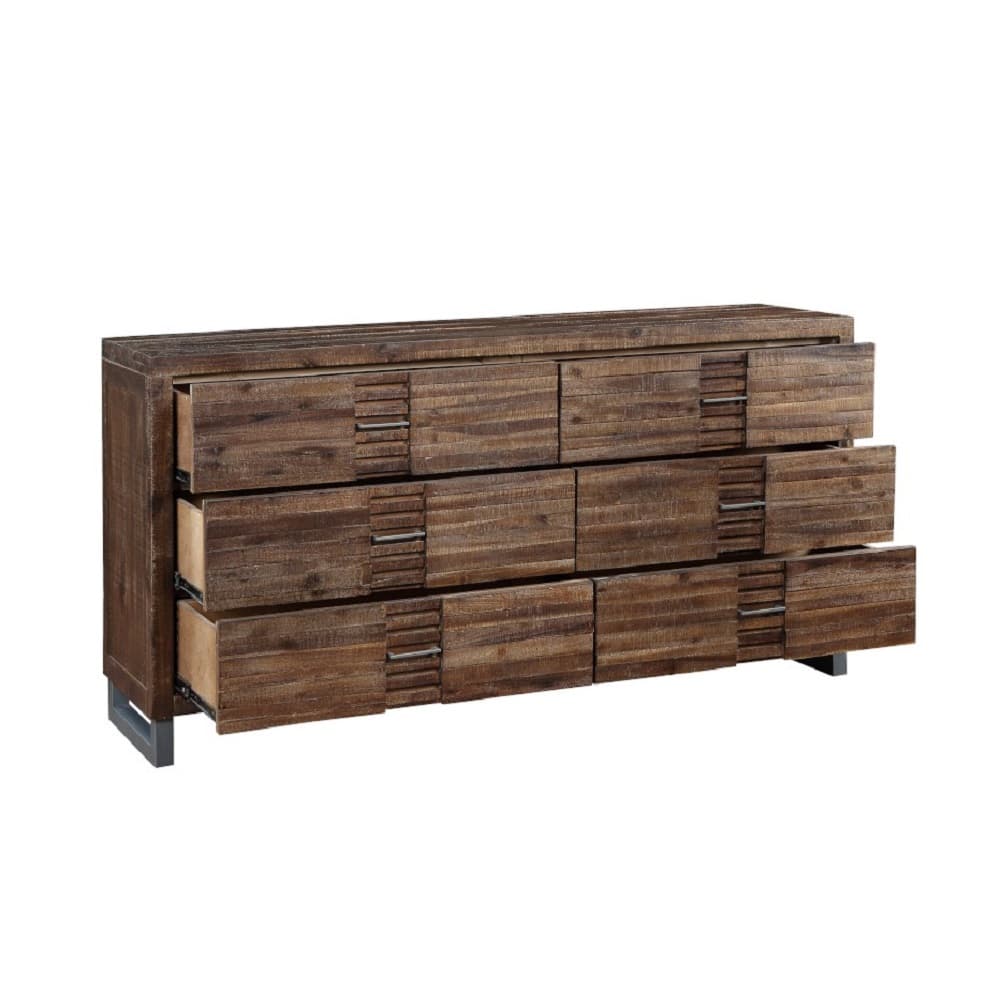 Dresser 4