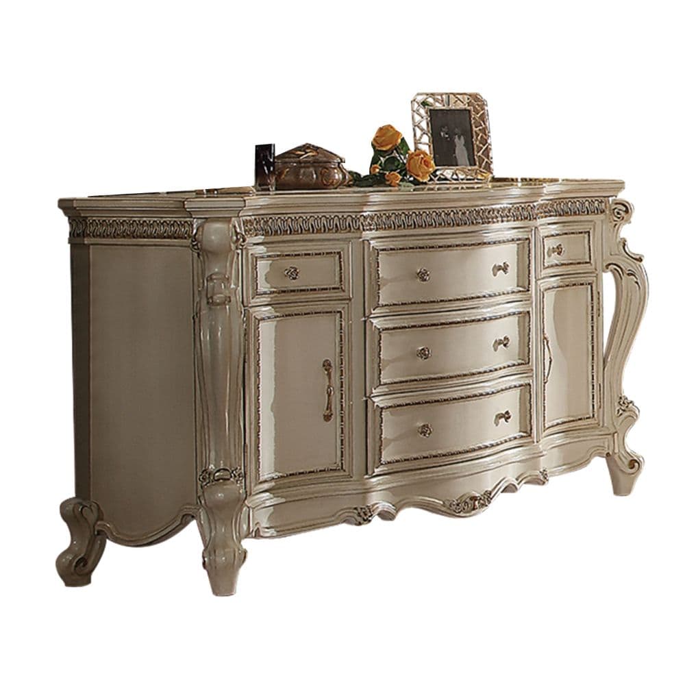 Dresser 3