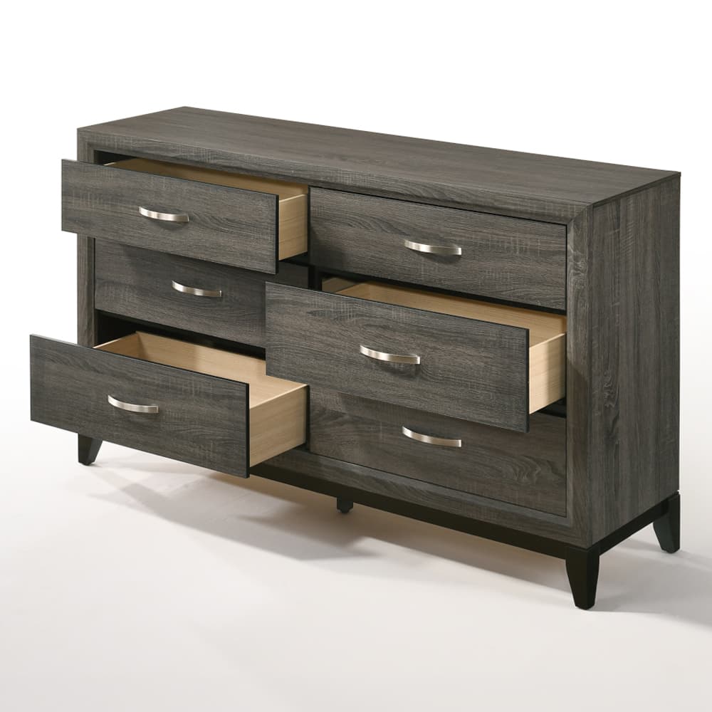 Dresser 4