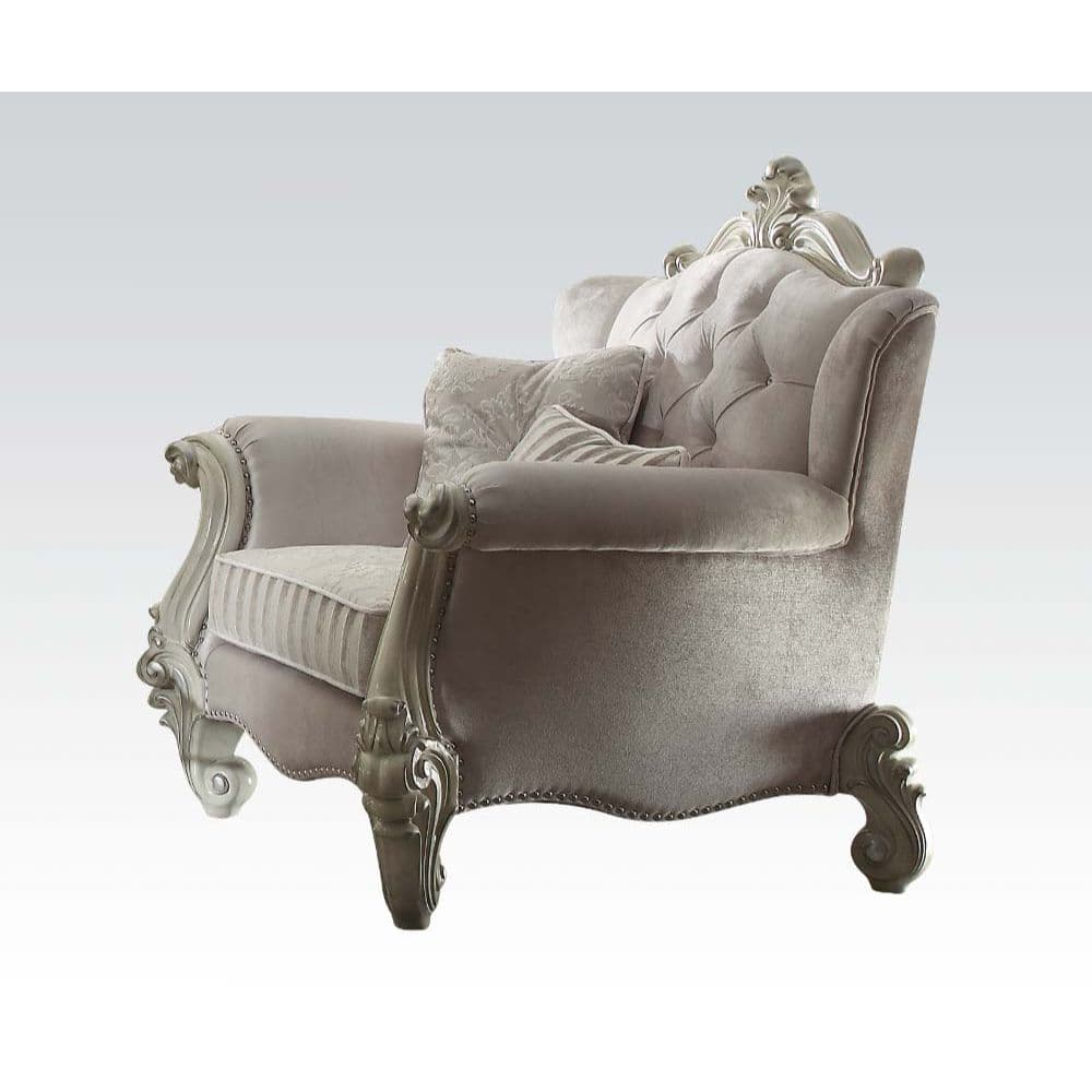 Chair W/2 Pillows