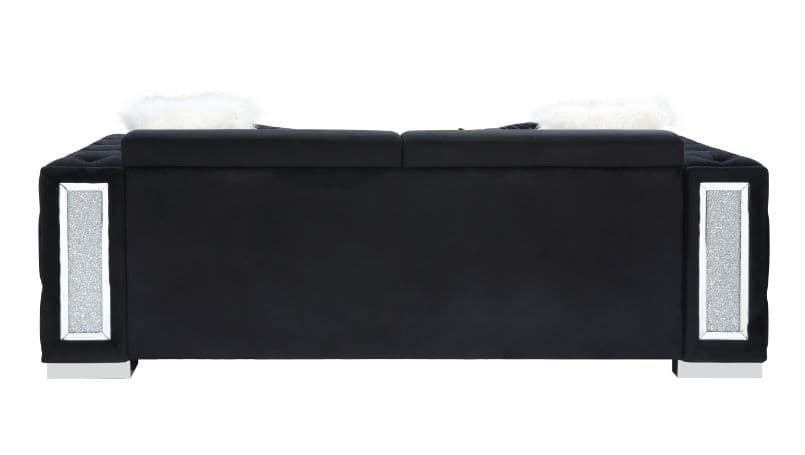 Sofa W/4 Pillows 3