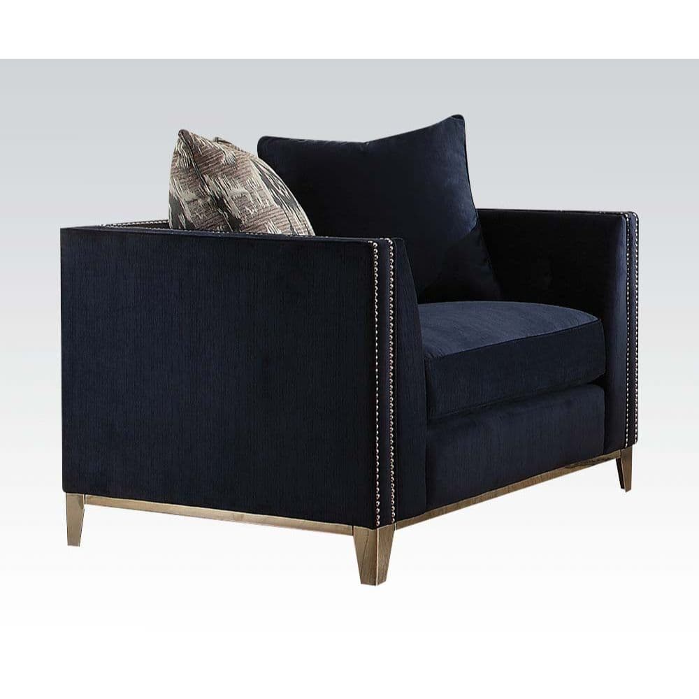 Chair W/2 Pillows