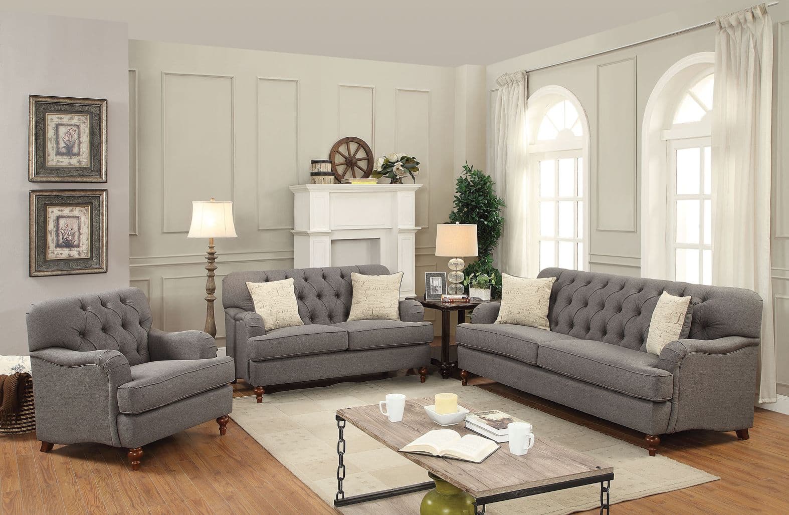 Sofa W/2 Pillows