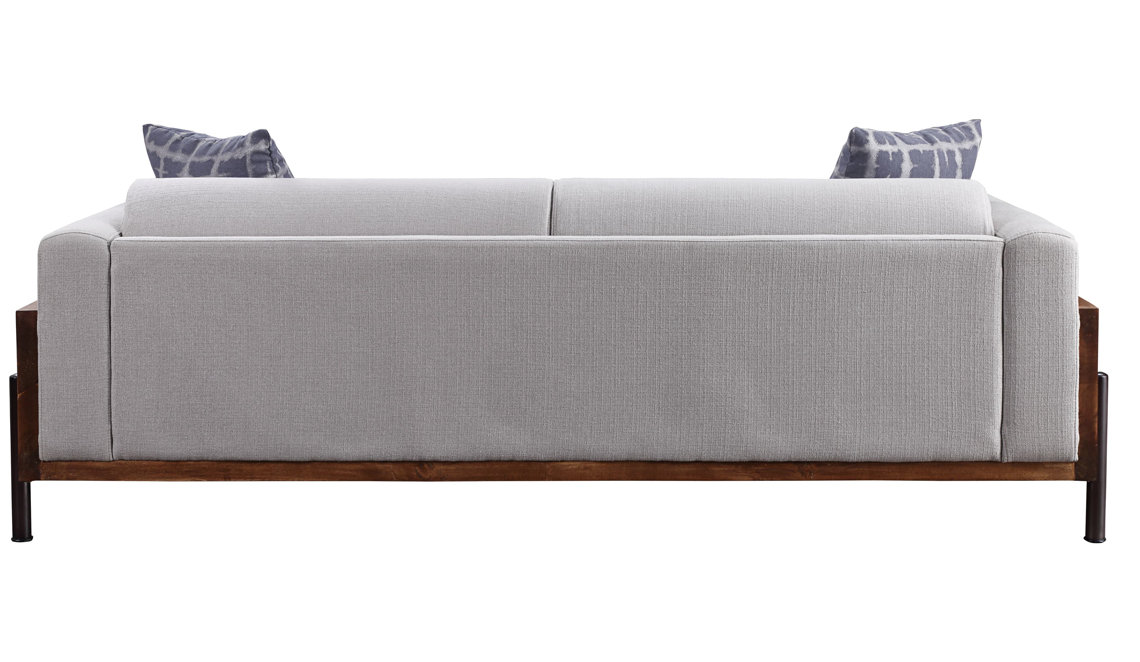 Sofa W/2 Pillows 4