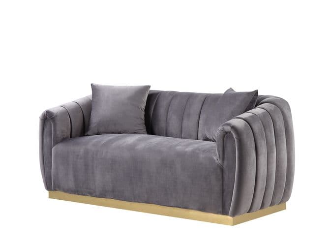 Loveseat W/2 Pillows