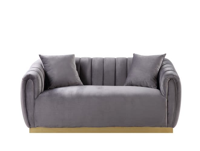 Loveseat W/2 Pillows 2