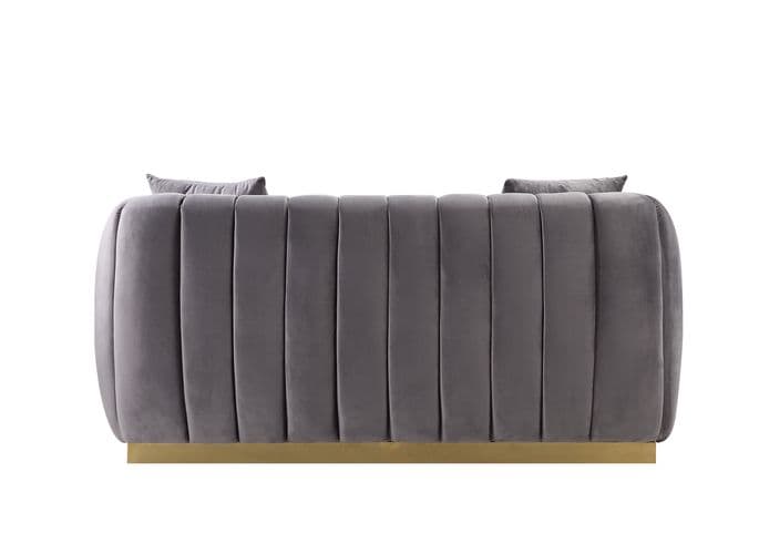 Loveseat W/2 Pillows 4