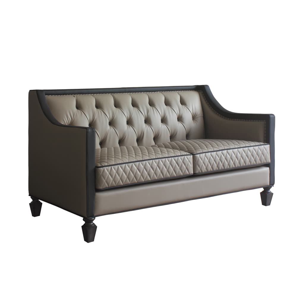 Loveseat W/3 Pillows 9