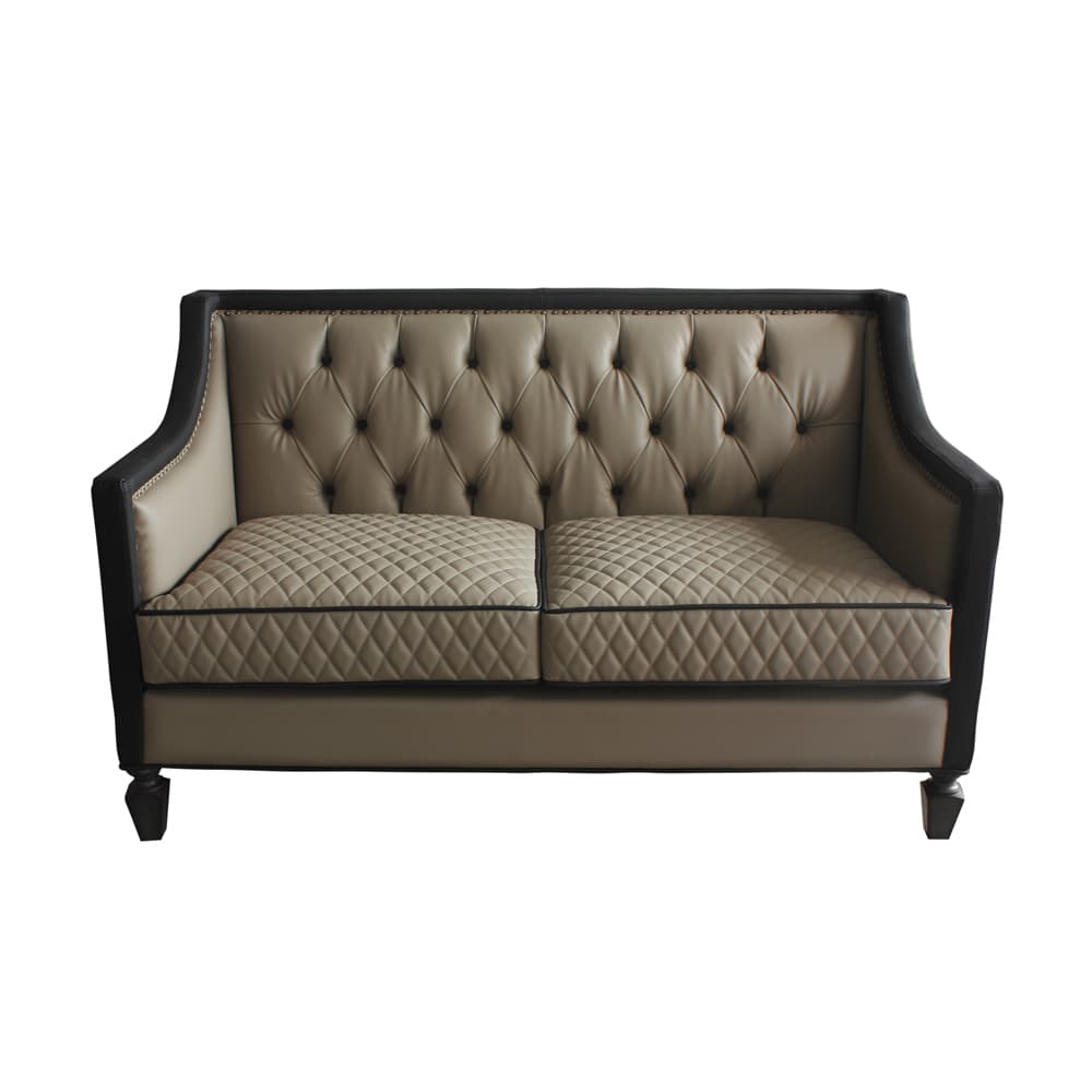 Loveseat W/3 Pillows 11