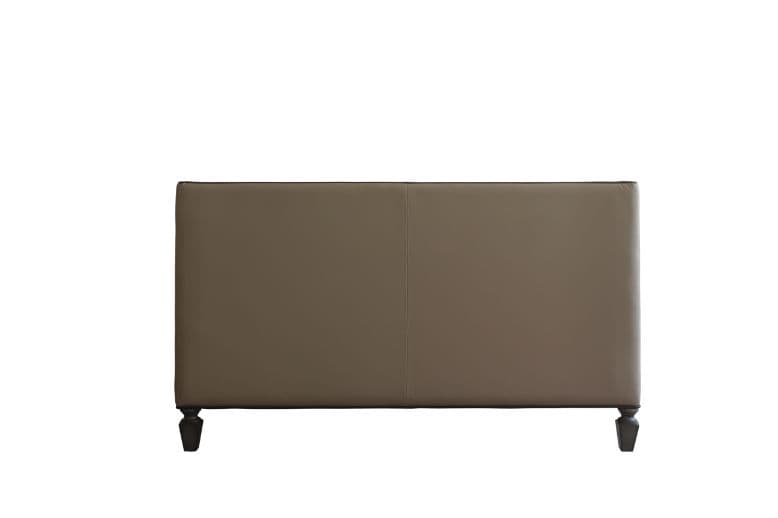 Loveseat W/3 Pillows 2