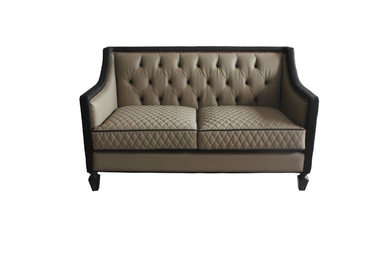 Loveseat W/3 Pillows 8
