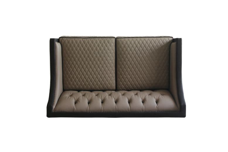 Loveseat W/3 Pillows 5