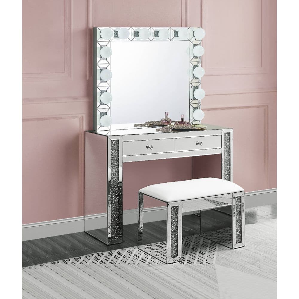 Accent Mirror 3