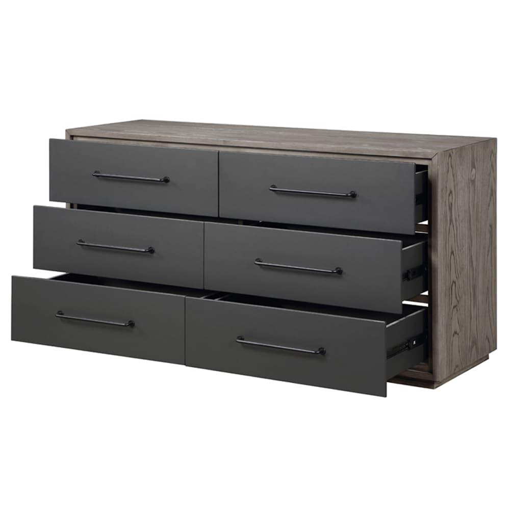 Dresser 4