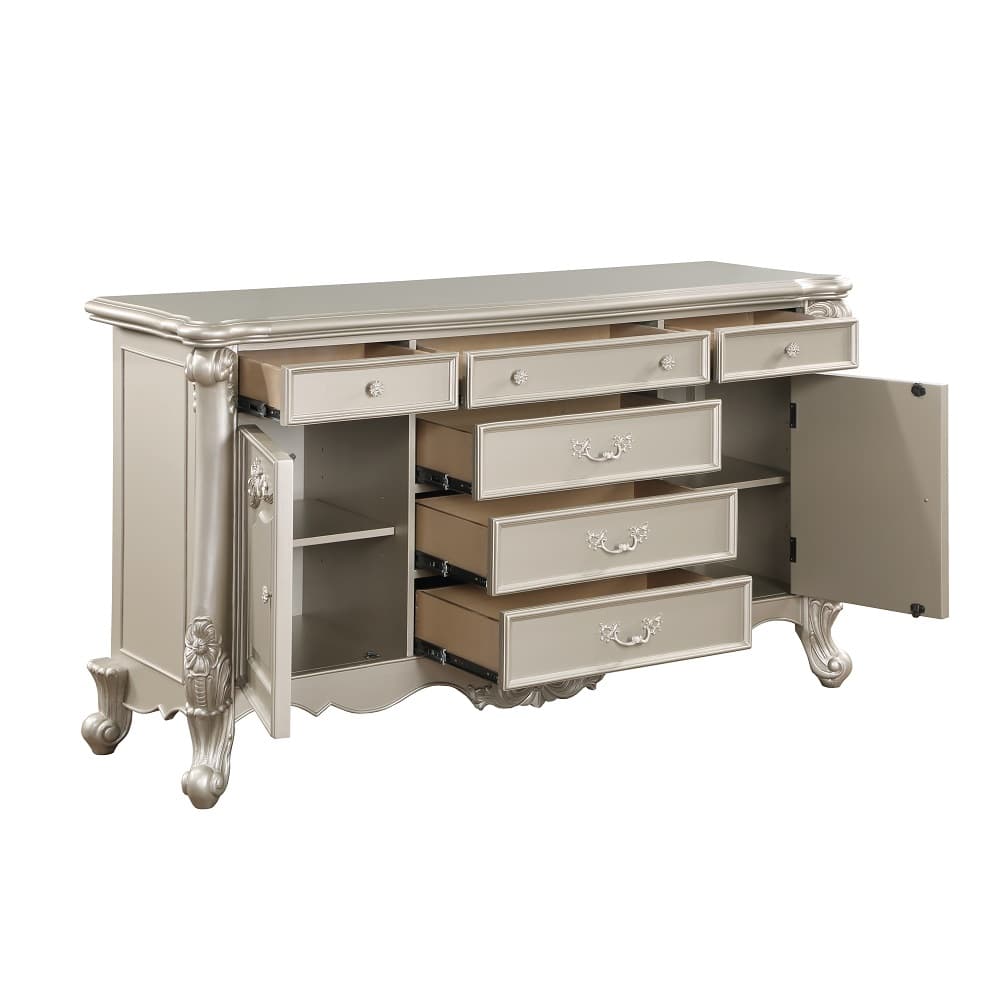 Dresser 3