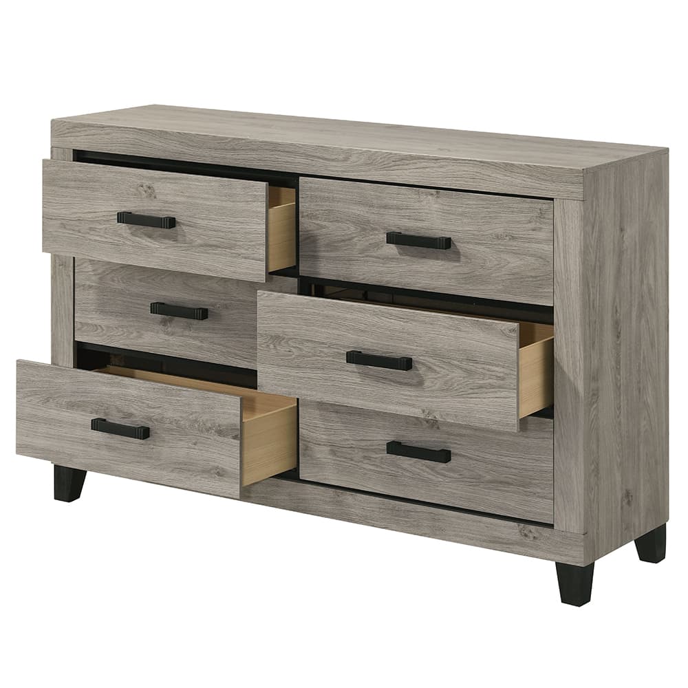 Dresser 4