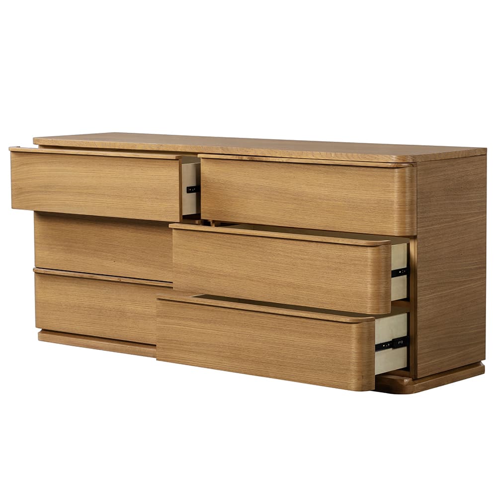 Dresser 4