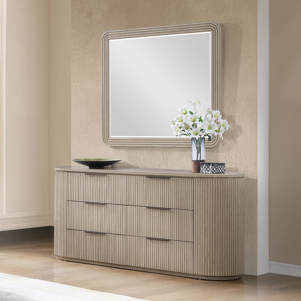 Dresser 5