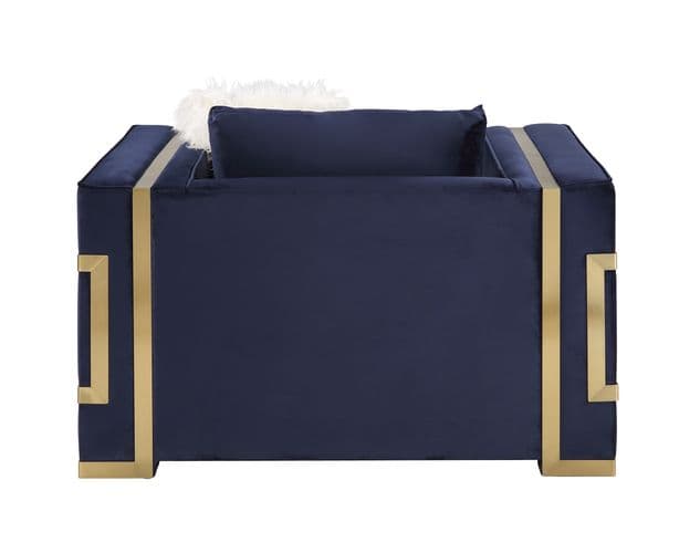 Chair W/2 Pillows 3