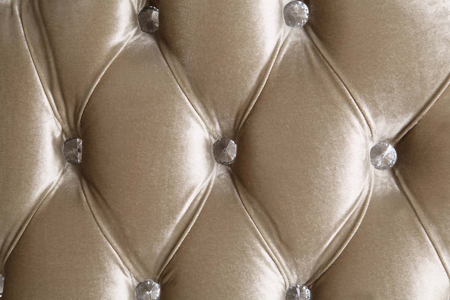 Sofa W/7 Pillows 4