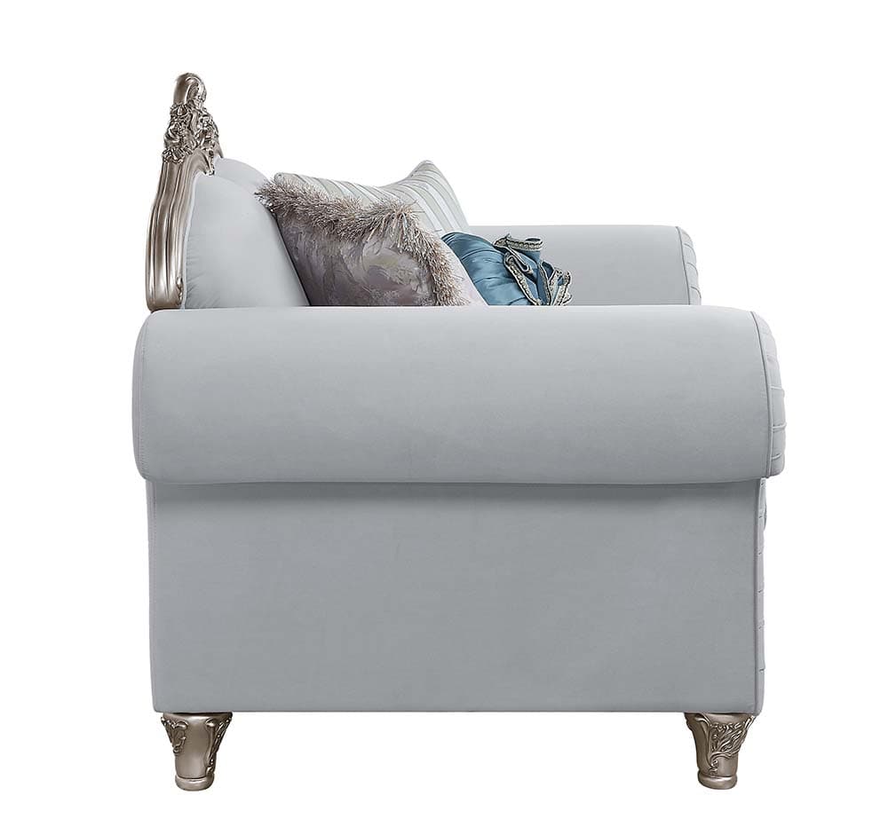 Sofa W/8 Pillows 3