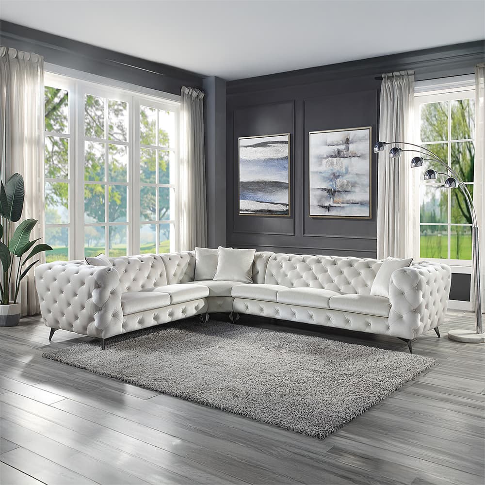 Sectional Sofa W/4 Pillows