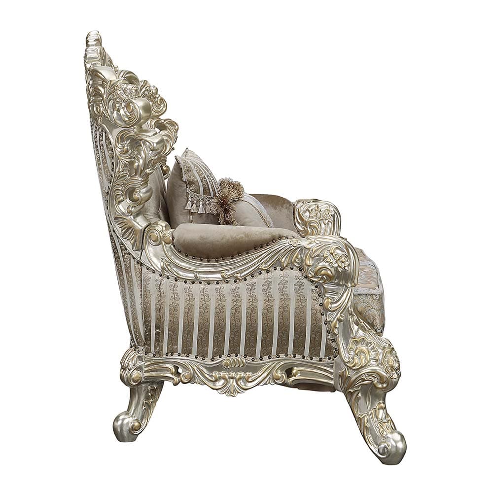 Chair W/2 Pillows 3