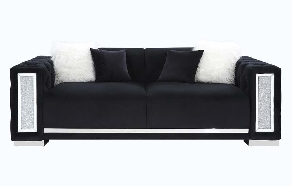 Sofa W/4 Pillows 2