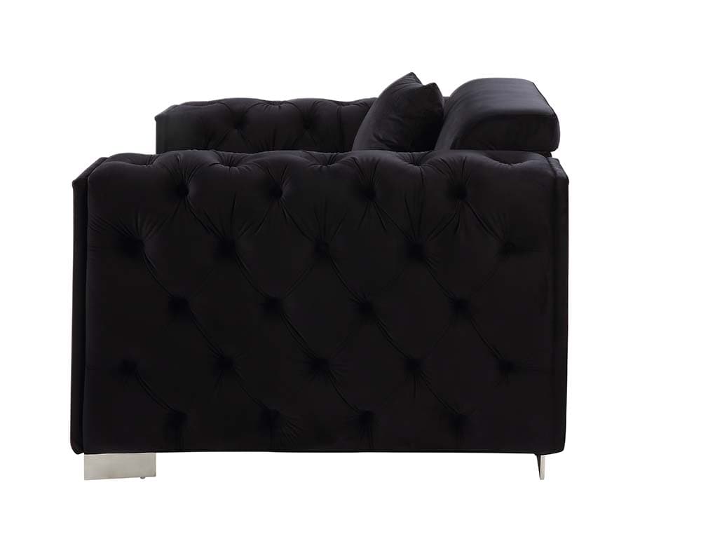 Sofa W/4 Pillows 3