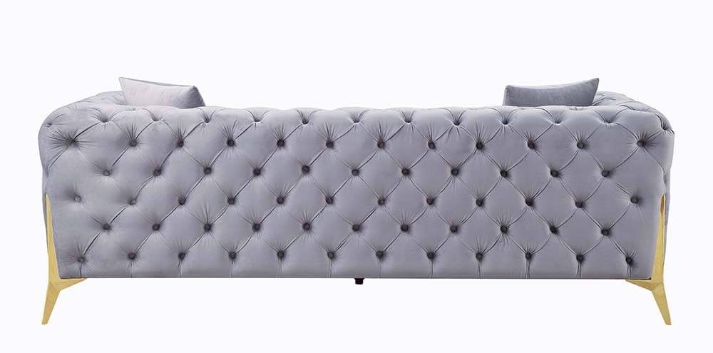 Sofa W/2 Pillows 4