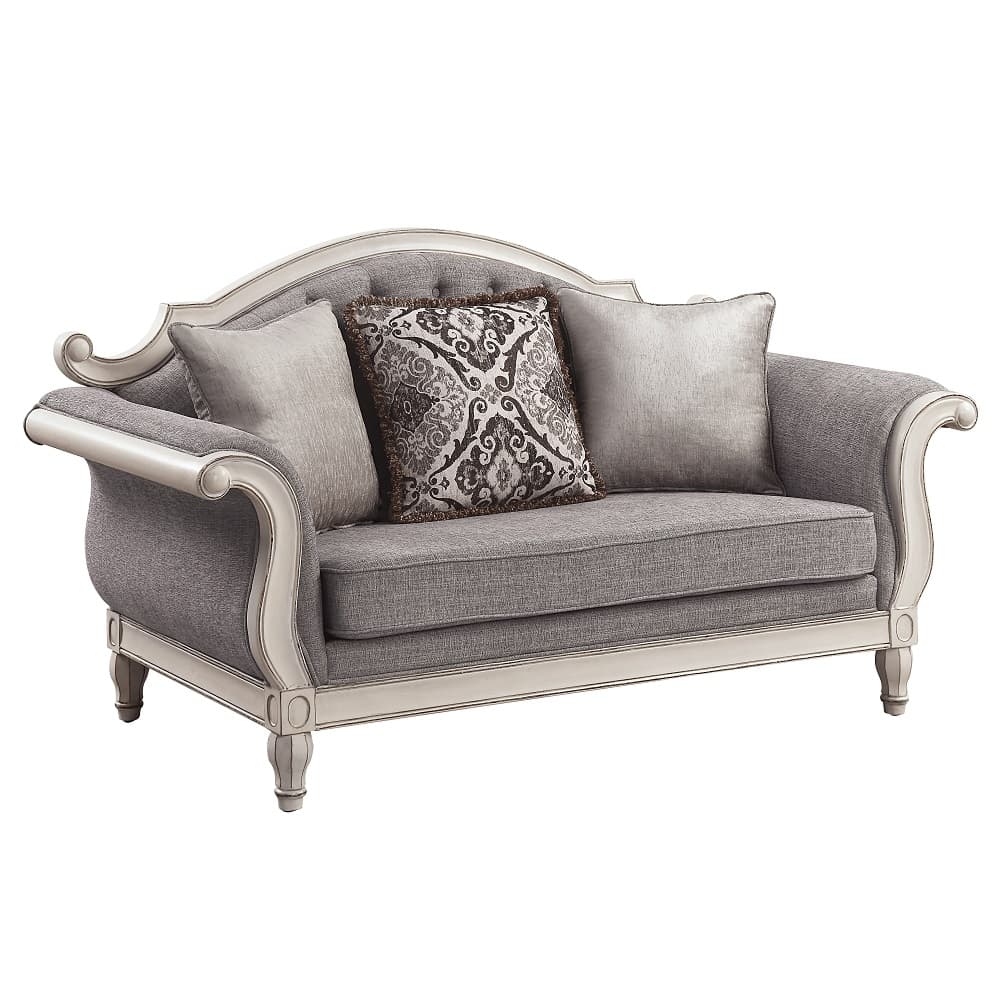 Loveseat W/3 Pillows 4