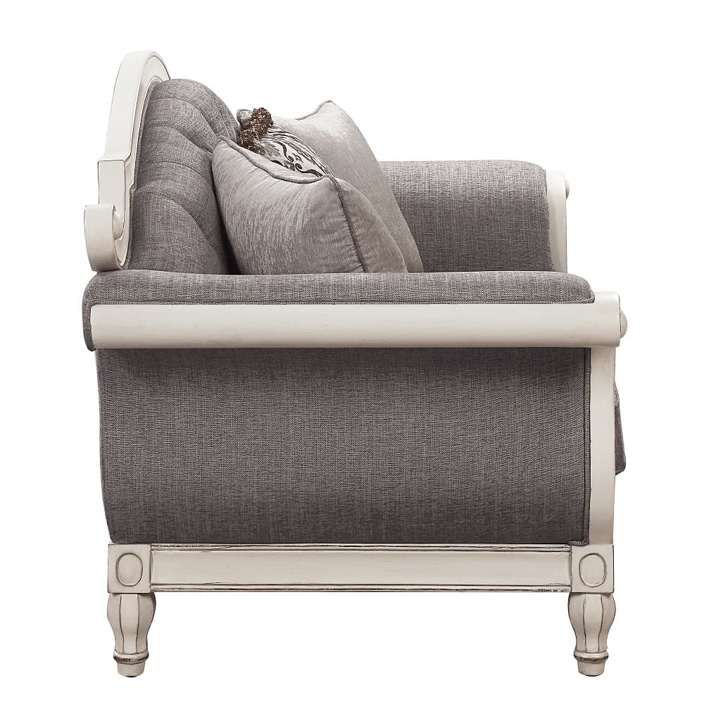 Loveseat W/3 Pillows 3