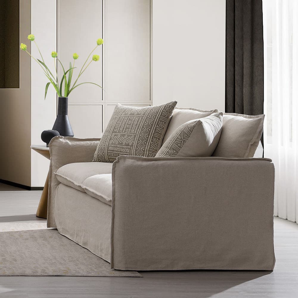 Loveseat W/2 Pillows 2