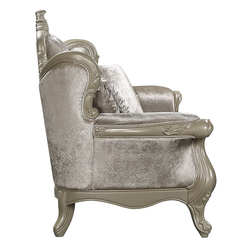 Loveseat W/3 Pillows 4
