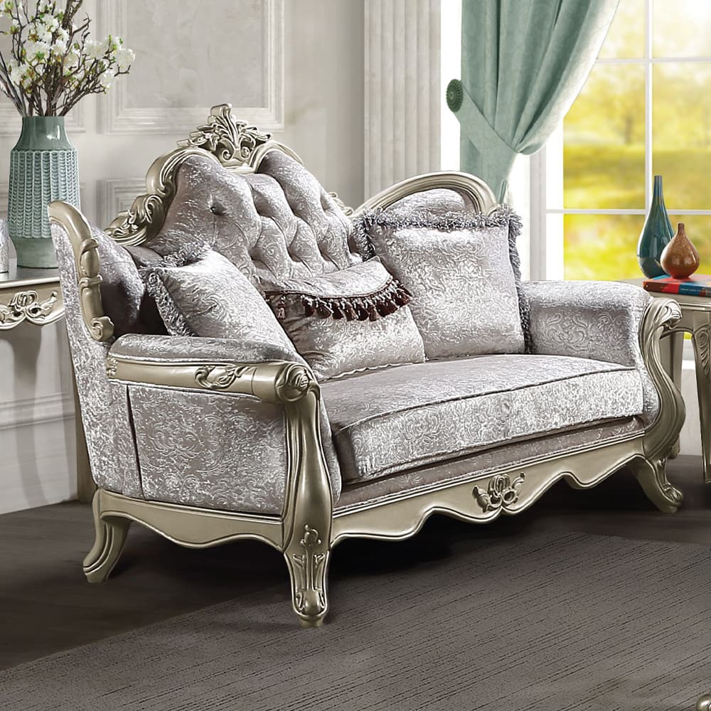 Loveseat W/3 Pillows 6