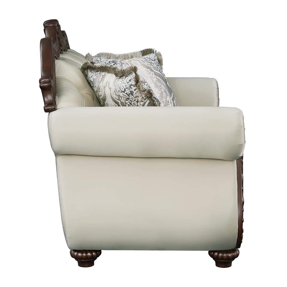 Loveseat W/3 Pillows 4