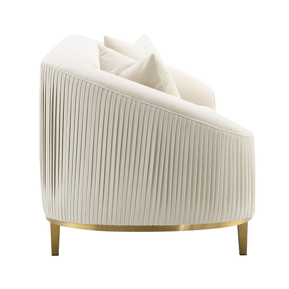 Sofa W/2 Pillows 4