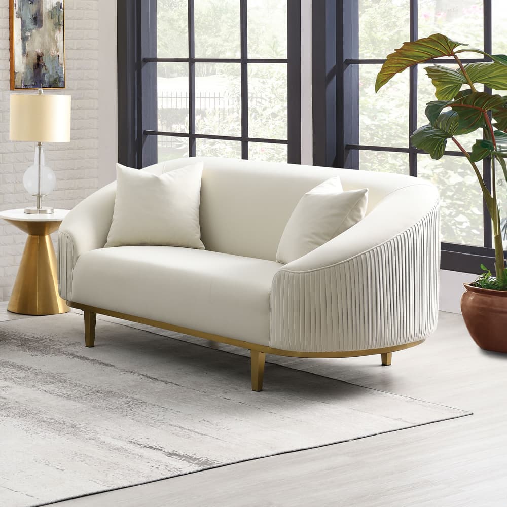 Loveseat W/2 Pillows