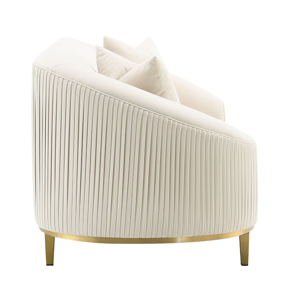 Loveseat W/2 Pillows 4