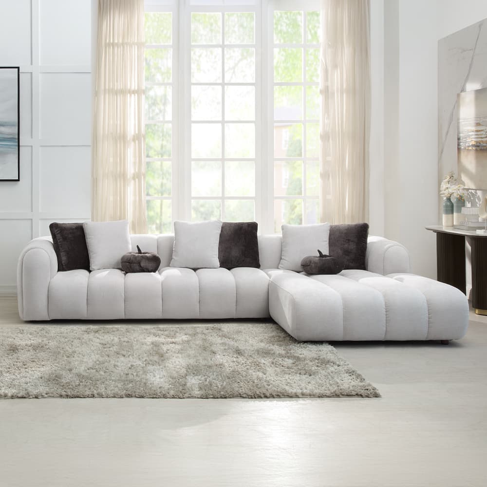 Sectional Sofa W/8 Pillows