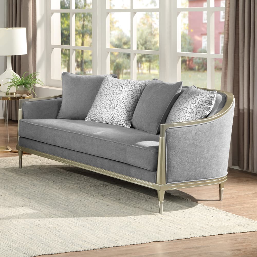 Loveseat W/4 Pillows